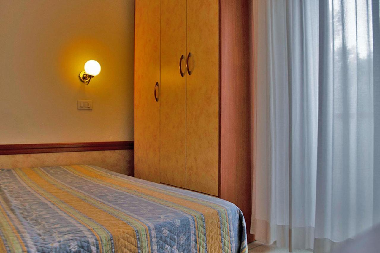 Residence Comfort Riccione Exterior foto