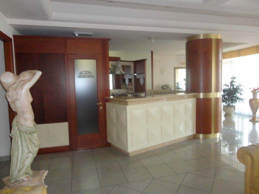 Residence Comfort Riccione Exterior foto