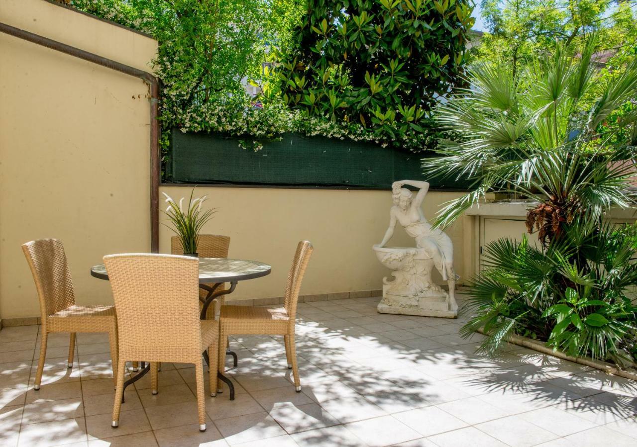 Residence Comfort Riccione Exterior foto