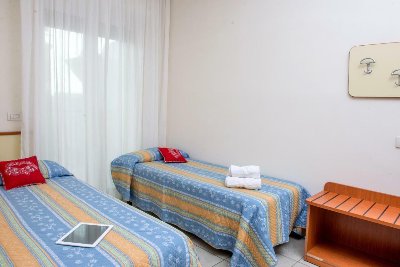 Residence Comfort Riccione Exterior foto
